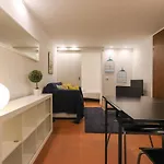 Bairro Alto Blue & By Homing Апартаменти