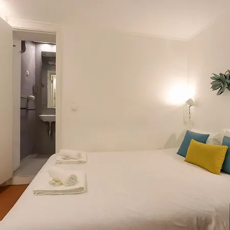Апартаменты Bairro Alto Blue & By Homing Лиссабон