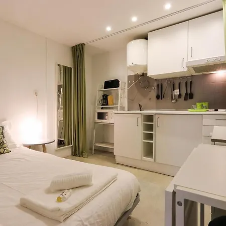 Апартаменты Bairro Alto Blue & By Homing Лиссабон